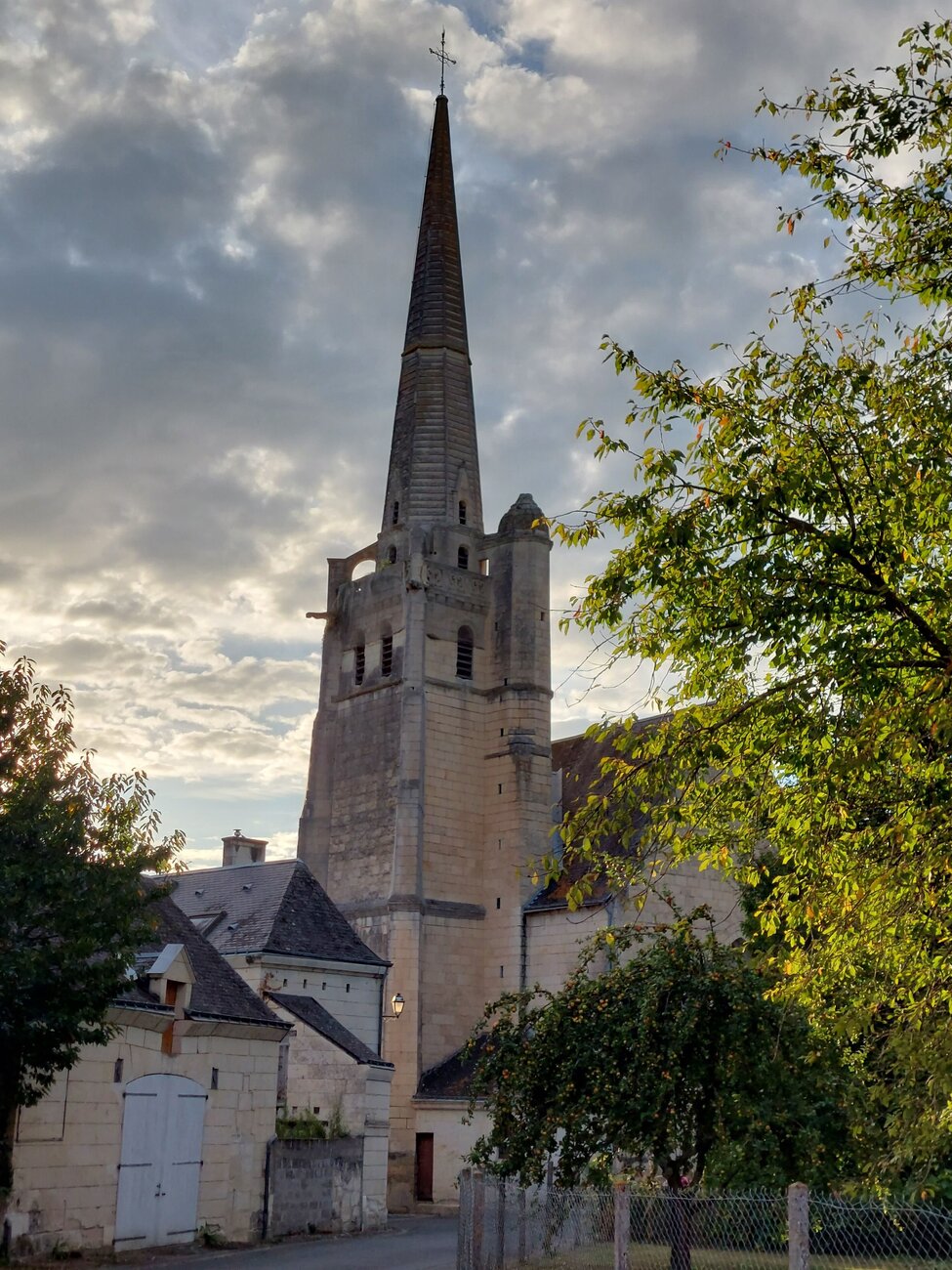 Neuil, rue de l'église